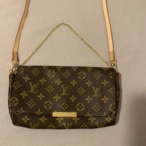 Louis Vuitton cross body bag!!!